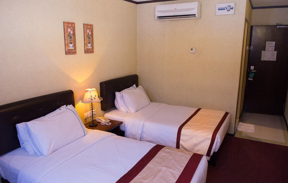 Hotel Vistaria Johor Bahru Esterno foto