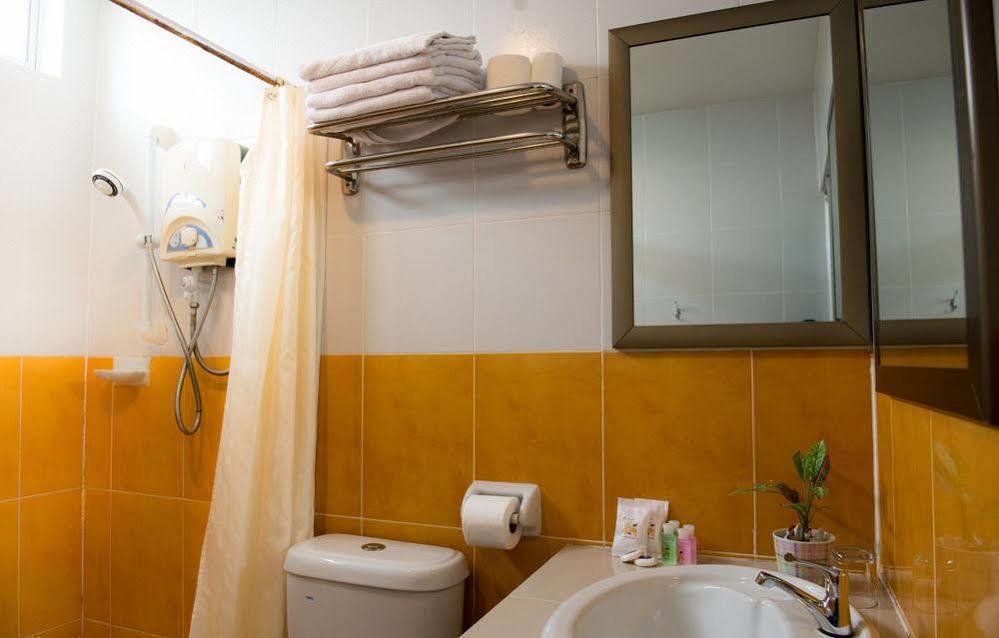 Hotel Vistaria Johor Bahru Esterno foto